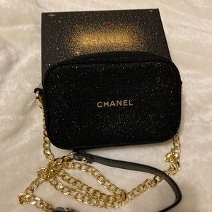 Chanel holiday 2021 make up pouch